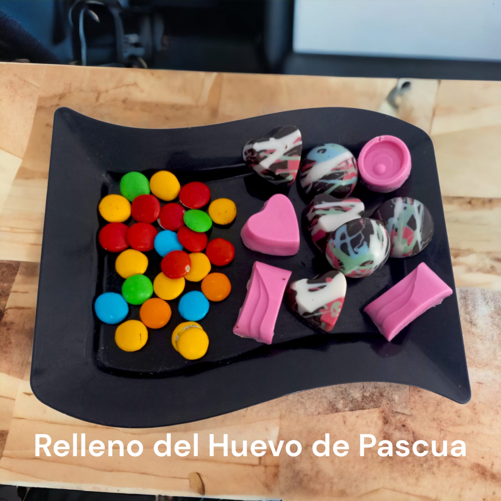 HUEVO DE PASCUA CON BOMBONES Y ROCKLETS (360GR) - Image 2