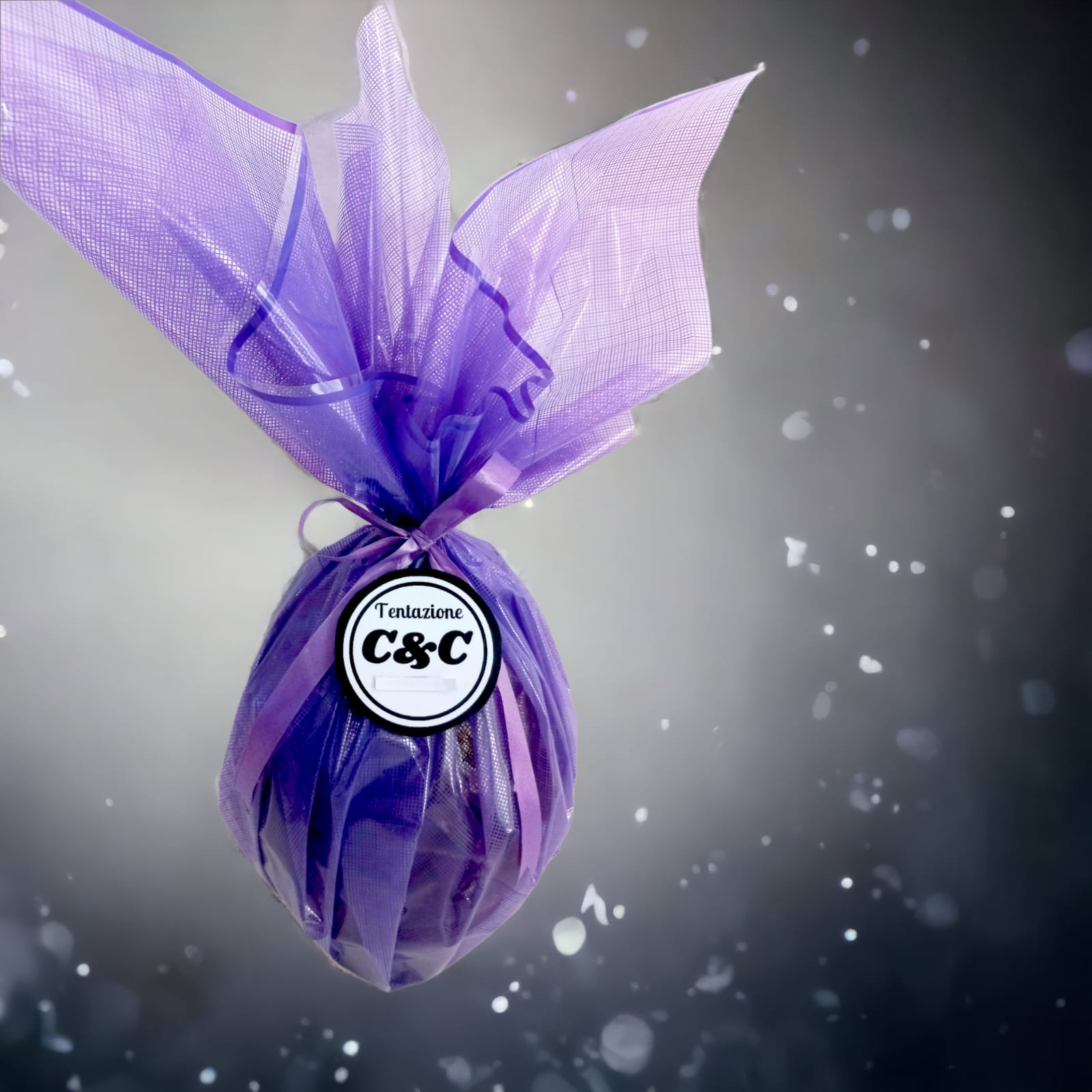 HUEVO DE PASCUA CON BOMBONES Y ROCKLETS (360GR)