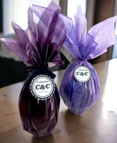 HUEVO DE PASCUA CON ROCKLETS Y HUEVITOS (250GR)