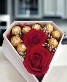 Encanto Dulce con Rosas y Chocolates