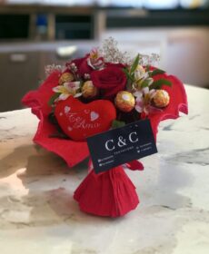 ramo de flores con corazon