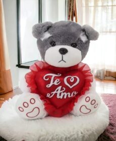 .Perro de peluche Schnauzer con corazón Te Amo