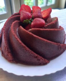 Tarta de Bundt Cake de Frutilla